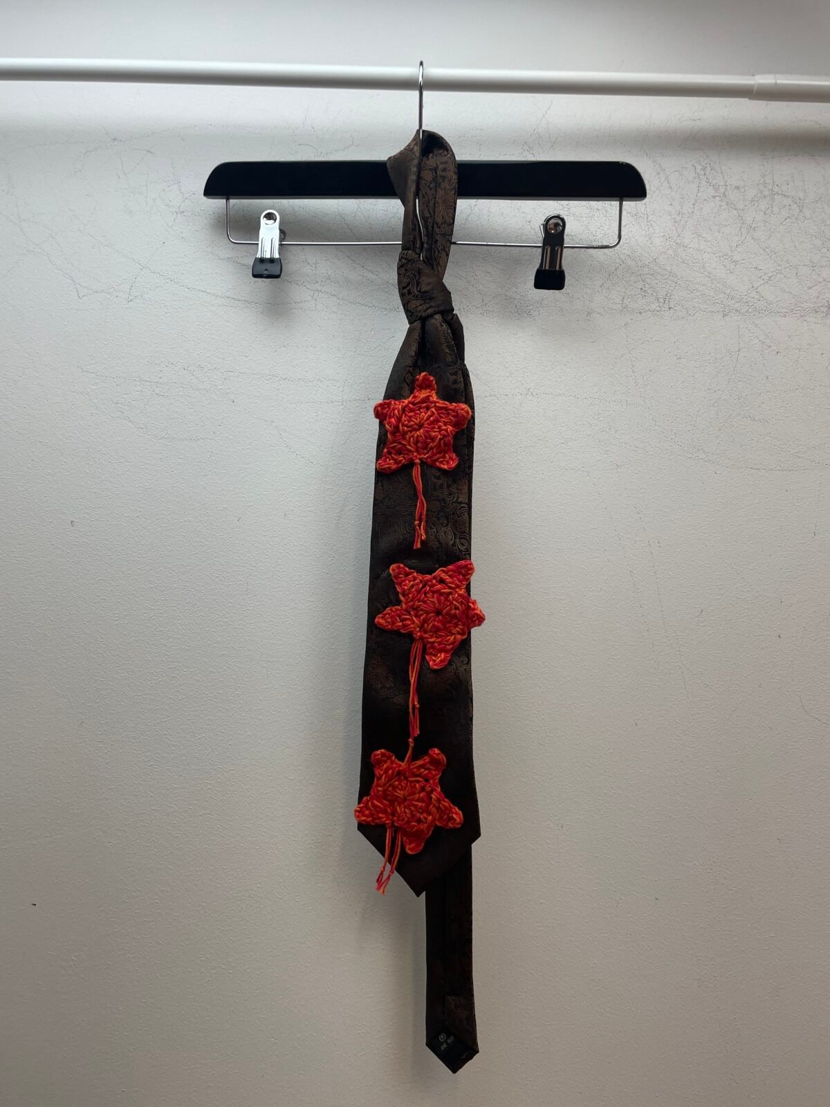DONNASTAR TIE