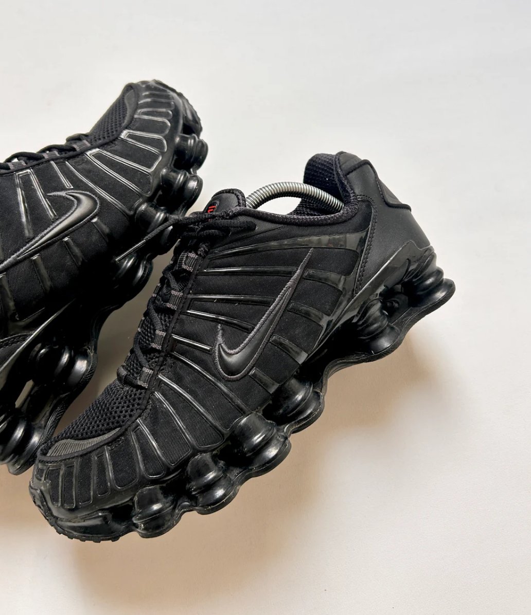 NIKE SHOX TL “TRIPLE BLACK” 43EU