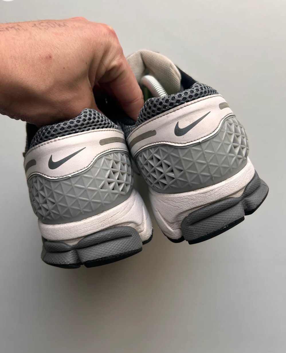 NIKE VOMERO 5 “BLACK/GREY/WHITE” 45EU
