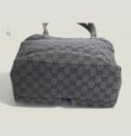 Preloved | GUCCI GG Canvas Håndtaske i Sort med Dobbelt Lynlåslomme