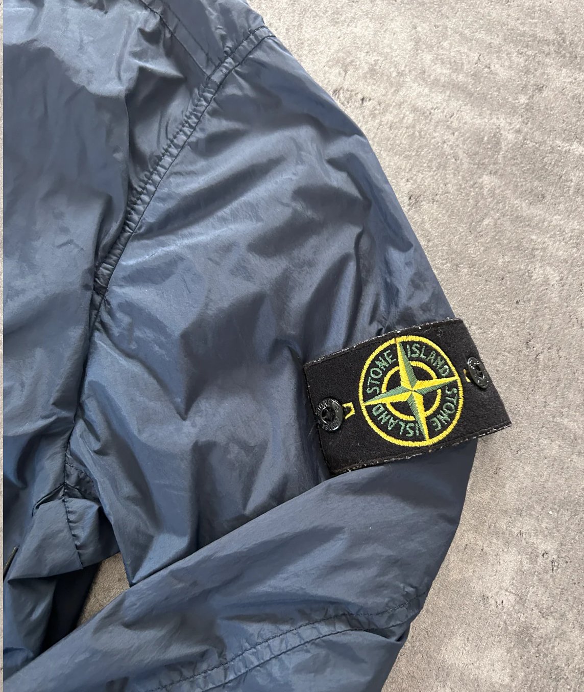 STONE ISLAND NYLON BOMBERJACKET (S)